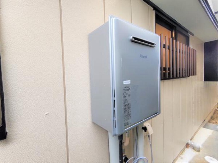 リンナイ製の給湯器に新品交換します。キッチン・お風呂・洗面台に温かいお湯を供給してくれる生活必需品です。