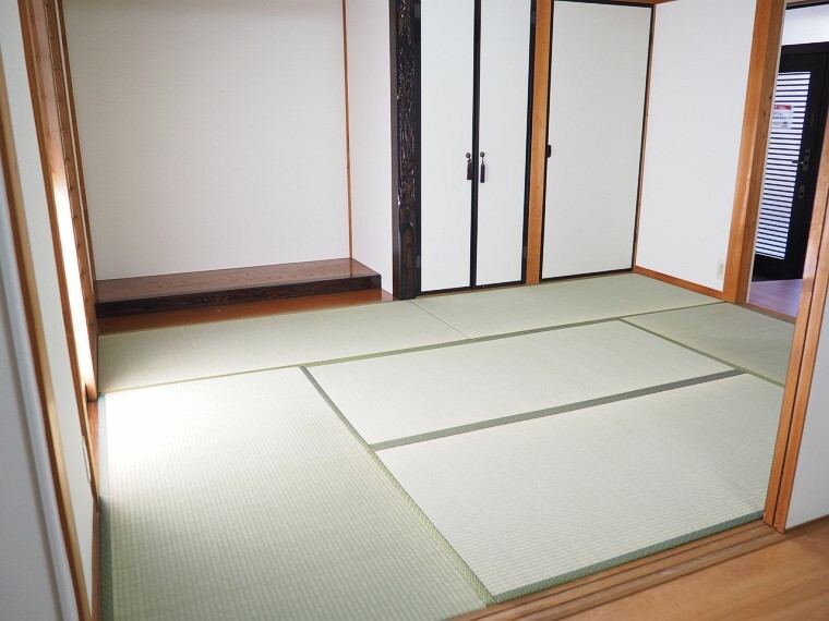 和室 和室 客間にもなる十分な広さの和室です