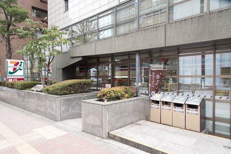 コンビニ セブンイレブン駿河台三楽病院店 徒歩5分。