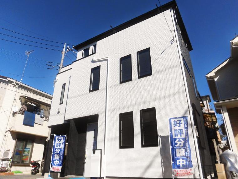 現況外観写真 多くの職人さんが心を込めて一生懸命に建てた一棟です!この機会にぜひ、ご覧ください。内覧予約受付中!