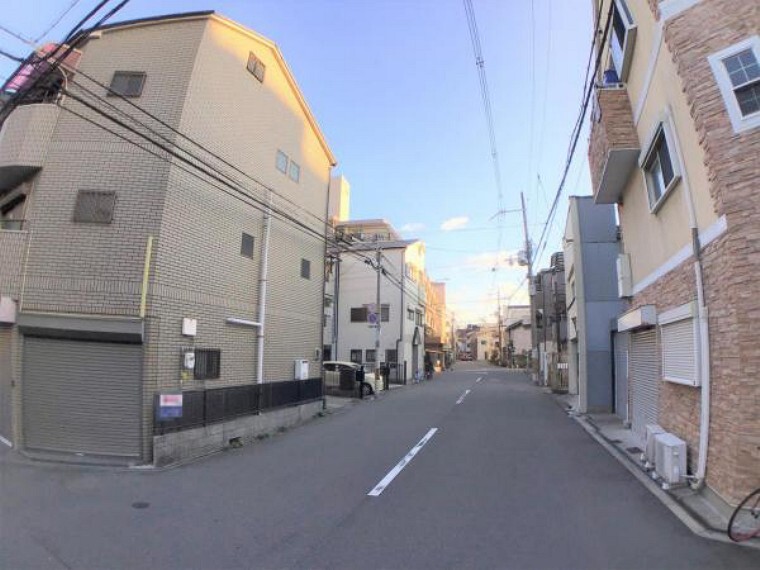現況写真 道路が広いのに車通りはそれほど多くないので、雰囲気がとてもいいです。