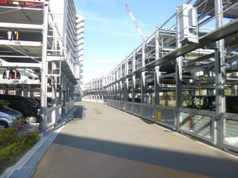 駐車場 敷地内に駐車場がありますので便利ですね