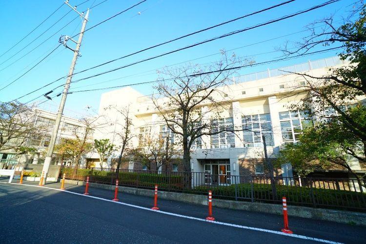 小学校 世田谷区立玉堤小学校 徒歩6分。