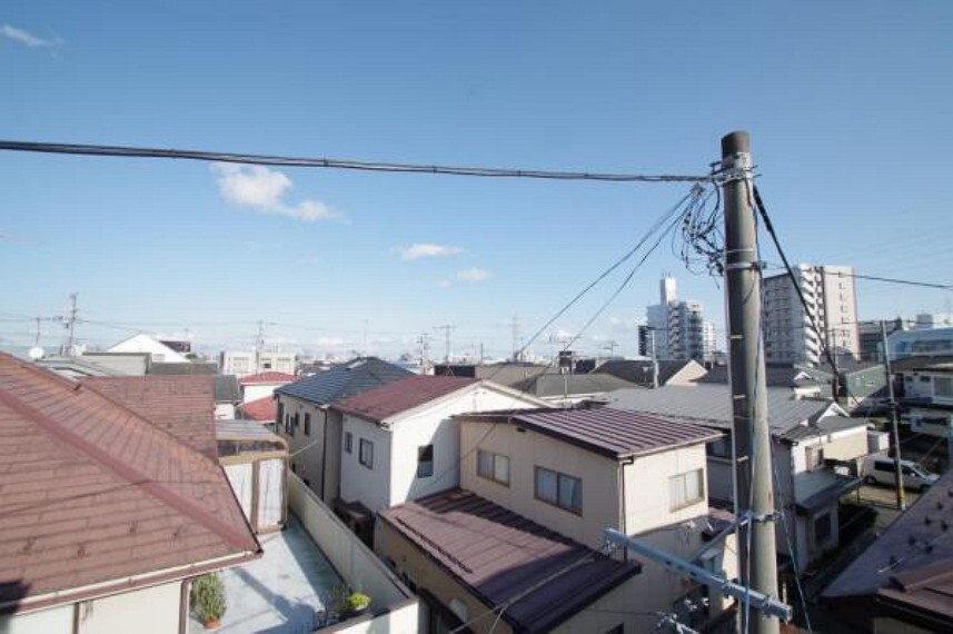 眺望 《3階からの眺め》空を眺めて風にあたるのも気持ちいいです!夜になるとまた違った魅力があります