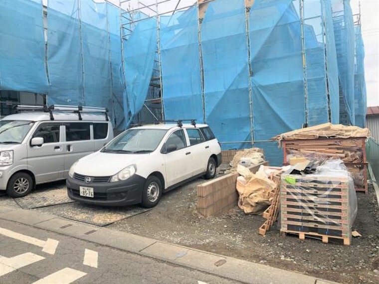 現況外観写真 駐車スペース3台駐車可能