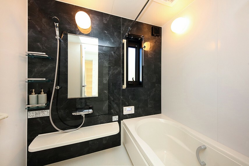 浴室 3-6_浴室（撮影/2020年9月）くつろぎのバスタイムを叶える、ゆとりの浴室。
