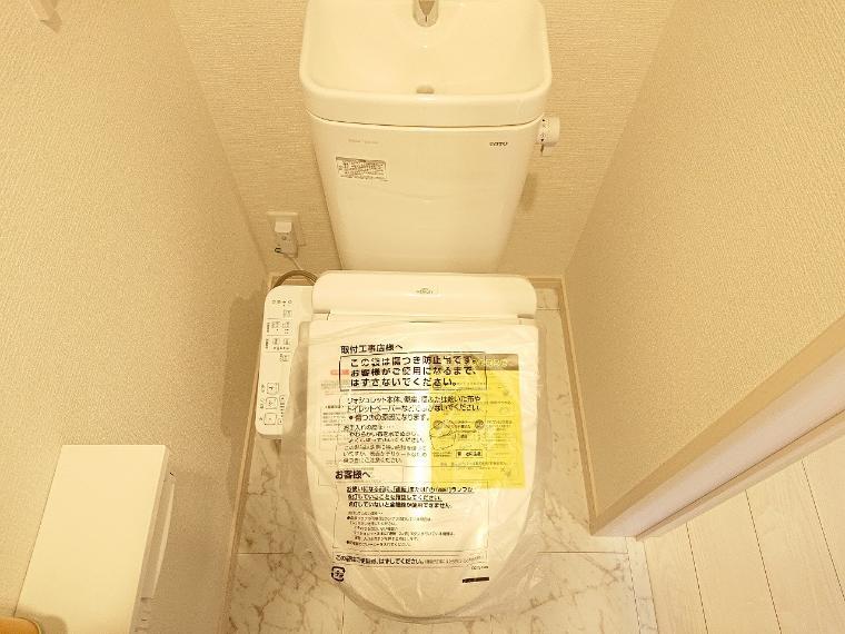 トイレ もちろん温水洗浄機能付き便座のトイレが各階に設置されています