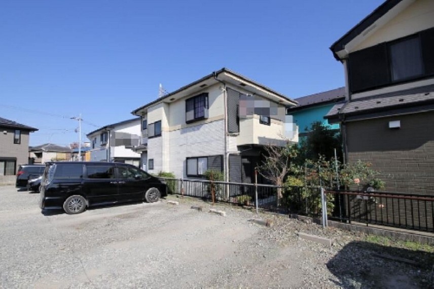 外観写真 2階居室は約6.6帖、約5.4帖に和室約6.6帖でございます!