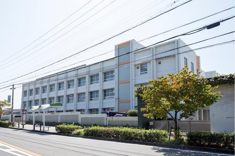 中学校 市立 千種台中学校 【通学区の中学校】城山中学校の分校として建設された中学校。