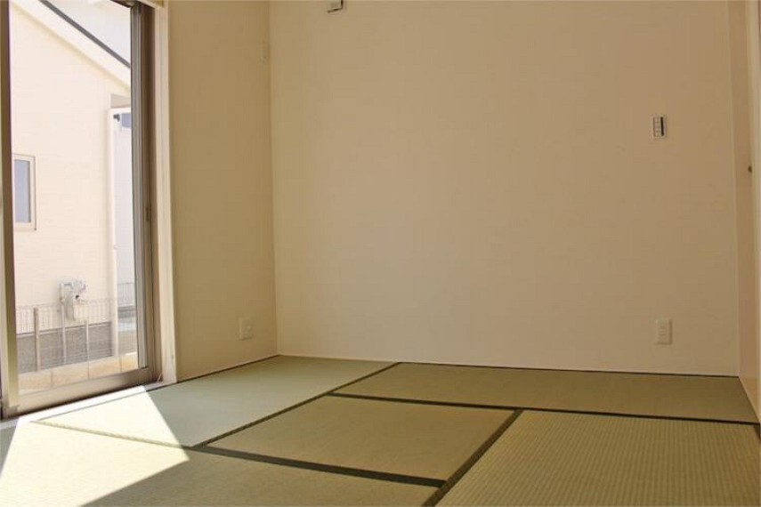 【同仕様】色々つかえて便利な和室です。