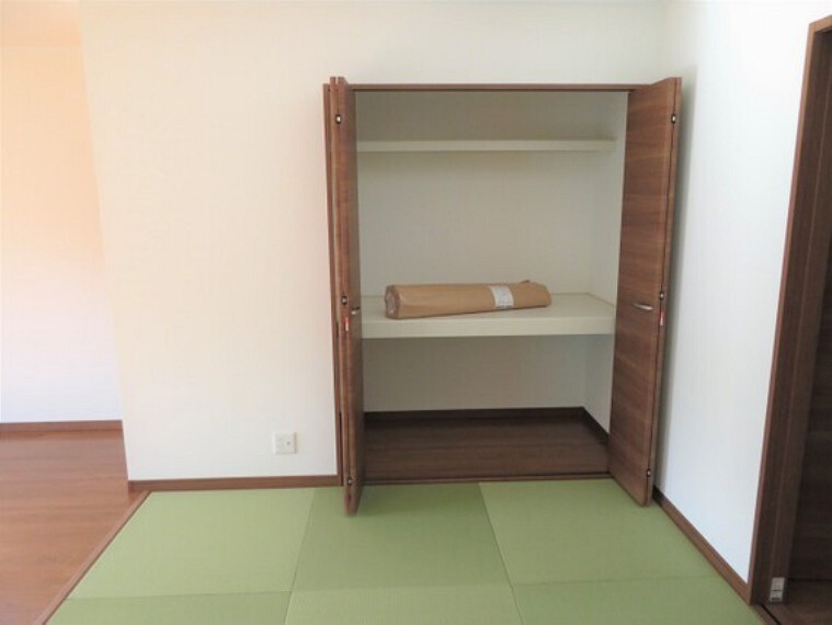 収納 収納の付いた和室。座布団やお客様用お布団なども仕舞っておけますね。