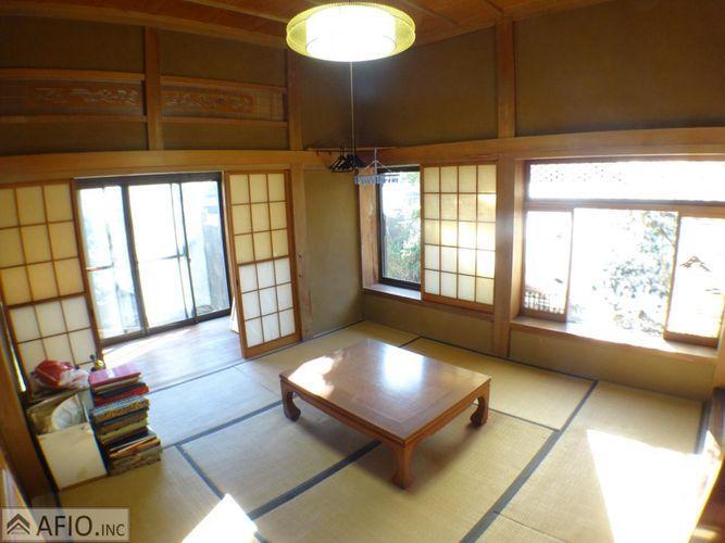 2面採光で明るく、風通しの良いお部屋です。