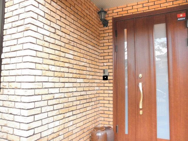 外観写真 重厚な玄関