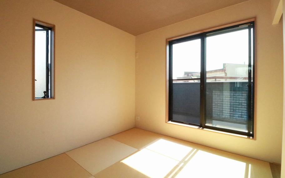 和室 施工例■和室のお部屋は、客間として使ったり、趣味の部屋として、ちょっとした家事をしたりと用途は多様です。