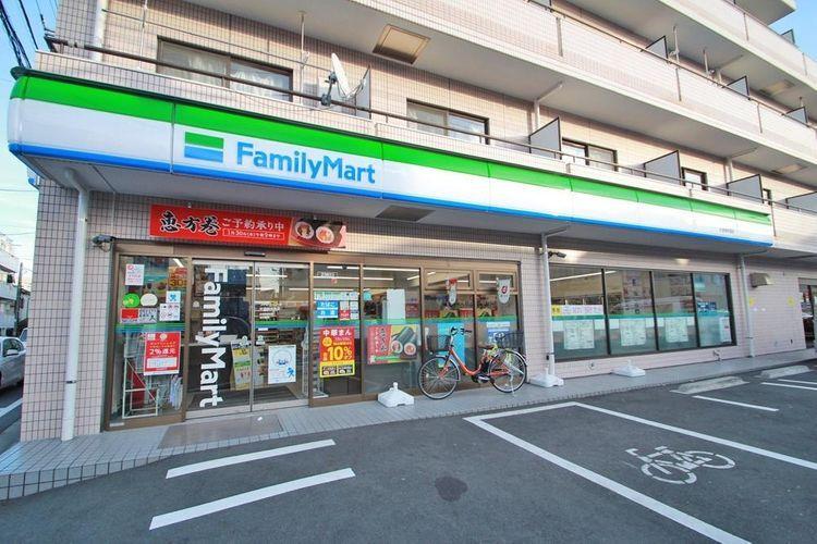 コンビニ ファミリーマート杉並桃井西店 徒歩8分。