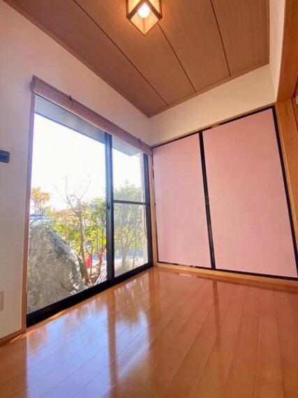 広縁はゆとりある広さでサンルームとしても使用できます!