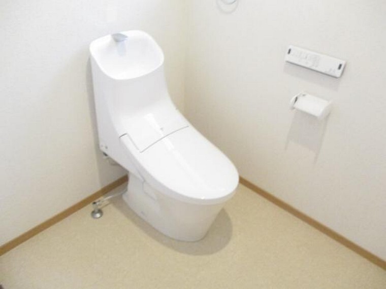 トイレ トイレは新品と交換します。手洗いボウル付なので使い勝手がよく便利ですね。