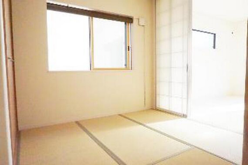約4帖の和室です。和室が1部屋あると落ち着きますね。