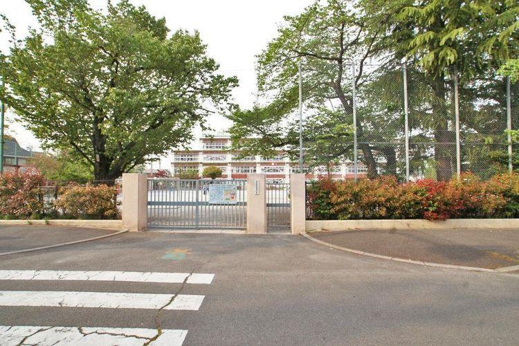 小学校 杉並区立馬橋小学校 徒歩8分。