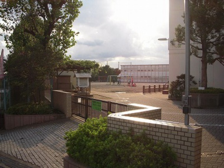 小学校 横浜市立元石川小学校650m