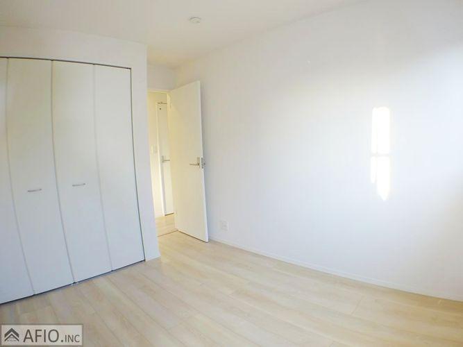 理想のイメージをかたちにしやすいシンプルなお部屋!