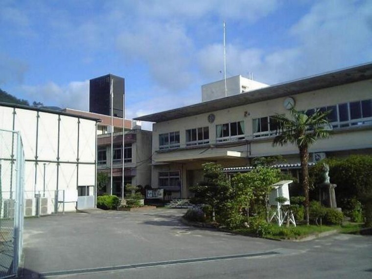 中学校 広島市立阿戸中学校