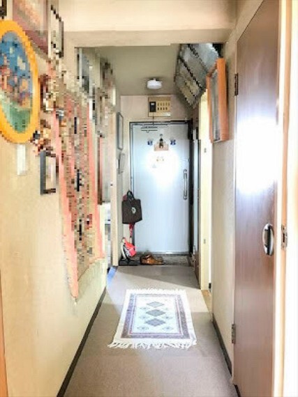 玄関 散らかりがちな玄関もすっきりの玄関収納付きです。