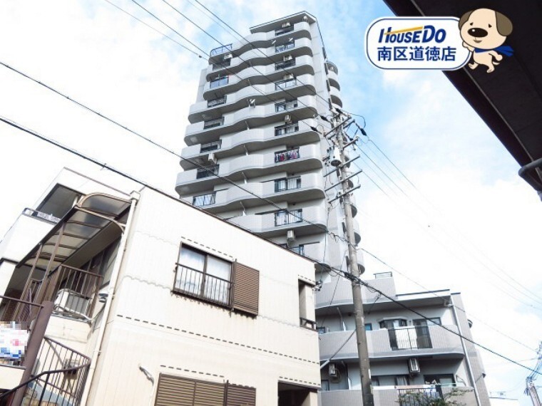 外観写真 マンションの南側に、「明治保育園」があります。
