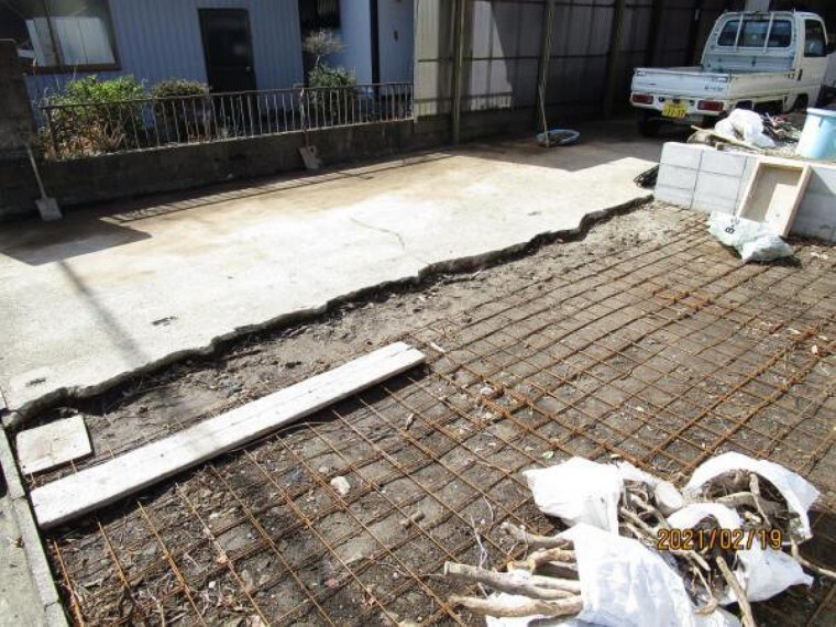 駐車場 【リフォーム中】駐車場です。こちらはクリーニングできれいに仕上げる予定です。