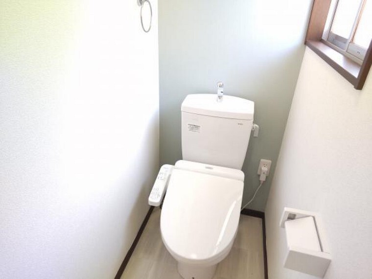 トイレ 【リフォーム済】TOTO製のトイレに新品交換しました。お肌に直接触れるものが新品だと嬉しいですね。