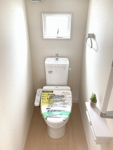 トイレ ・建設中の為同仕様写真を使用しております。