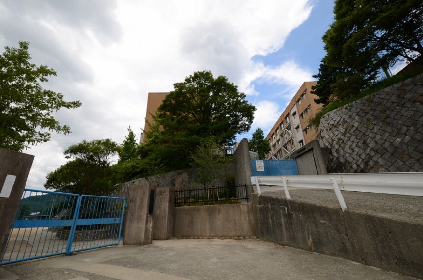 中学校 【中学校】西宮市立苦楽園中学校まで768m