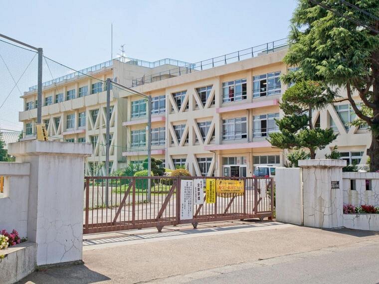 小学校 所沢市立西富小学校(1593m)