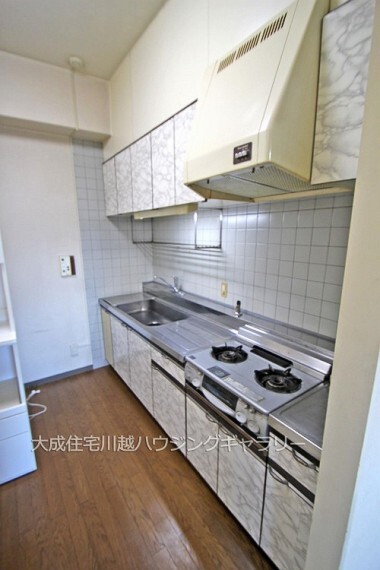キッチン 使い勝手の良いシステムキッチンです。 現地写真2020.12.8撮影
