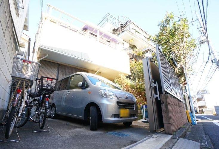 現況写真 この土地は建ぺい率60%・容積率160%のエリア。土地を有効に利用でき、3階建て住宅も建築が可能です。