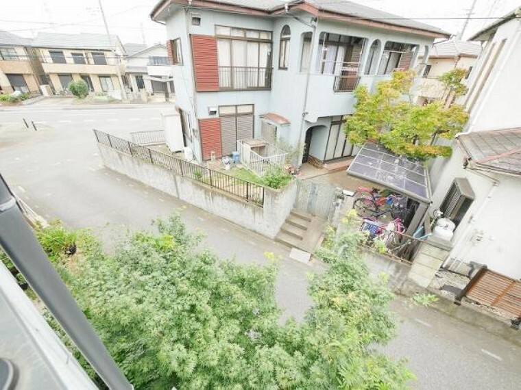 眺望 2階バルコニーからの 眺望です。建物を遮る 物もなく開放的な周辺 環境です。