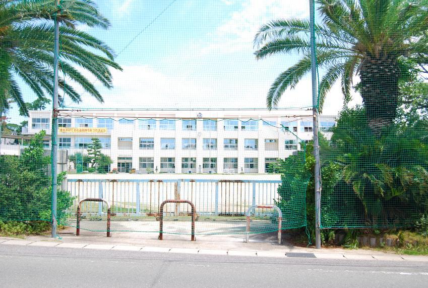 小学校 形原小学校 校訓「たくましい体力 ゆたかなこころ たしかな学力」