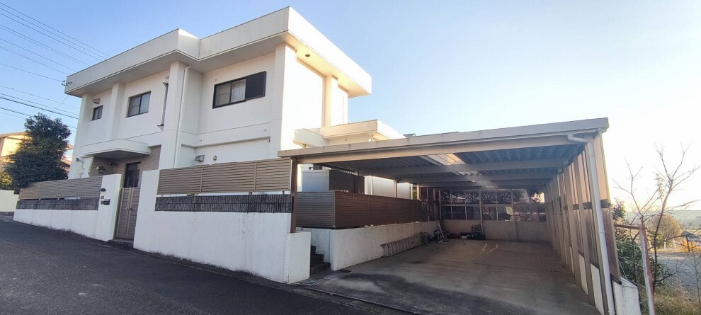 外観写真 鉄骨コンクリート造りの高級住宅です リフォームのご提案も出来ますので、お気軽にお申し付け下さい。