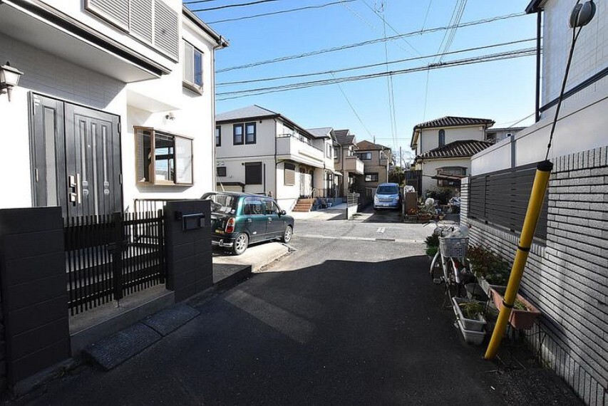 外観写真 前面道路