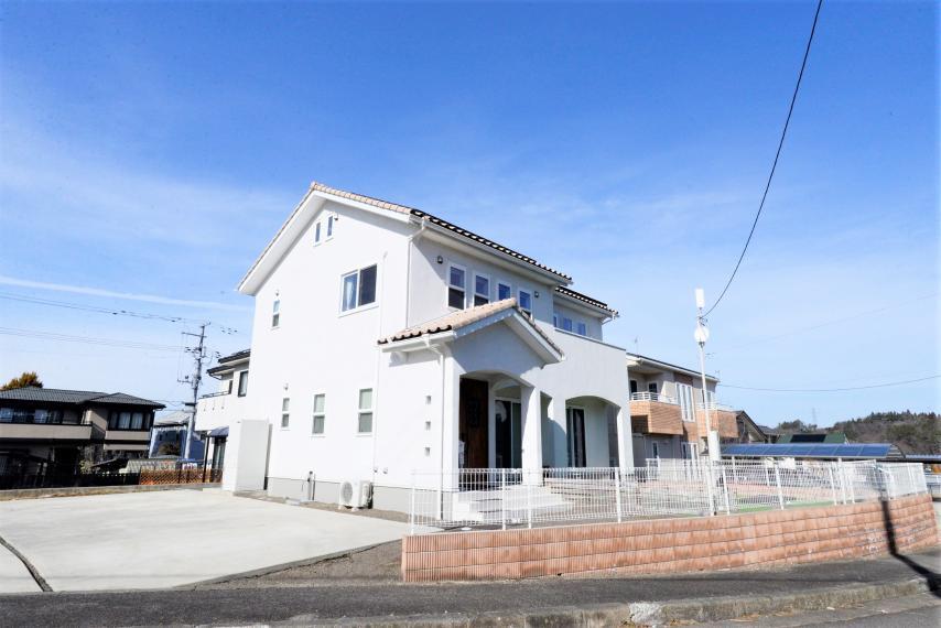 外観写真 90坪以上の敷地!