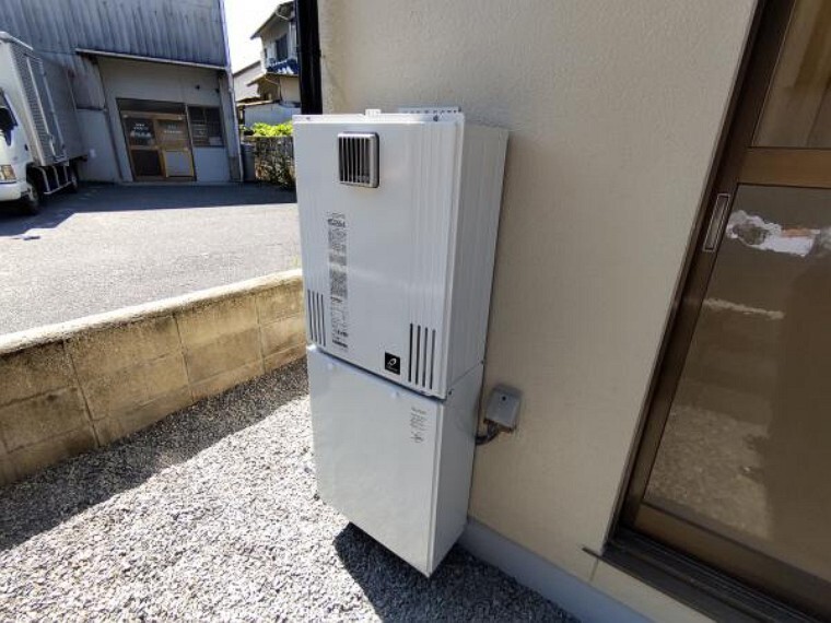 給湯器も新品交換済みです。