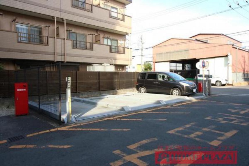 駐車場 敷地内に駐車場があり便利です。