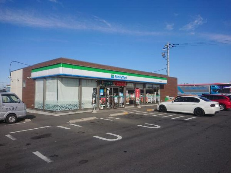 コンビニ 【近隣施設/コンビニ】ファミリーマート水戸住吉店様まで500m(徒歩7分、車1分)。ちょっとした買い物のときに近くにコンビニがあると嬉しいですよね。