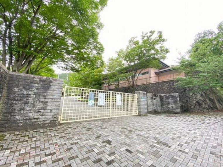 中学校 大枝中学校