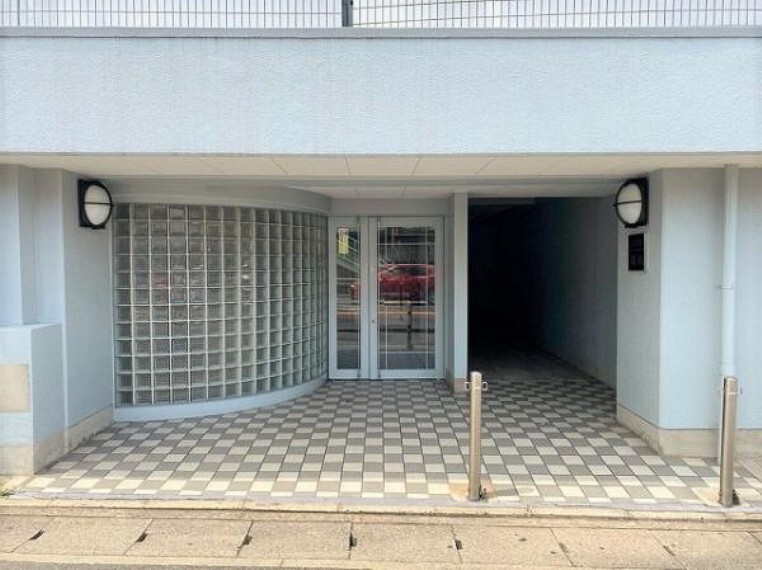 エントランスホール お客様にあった住宅ローンをご提案させていただきます