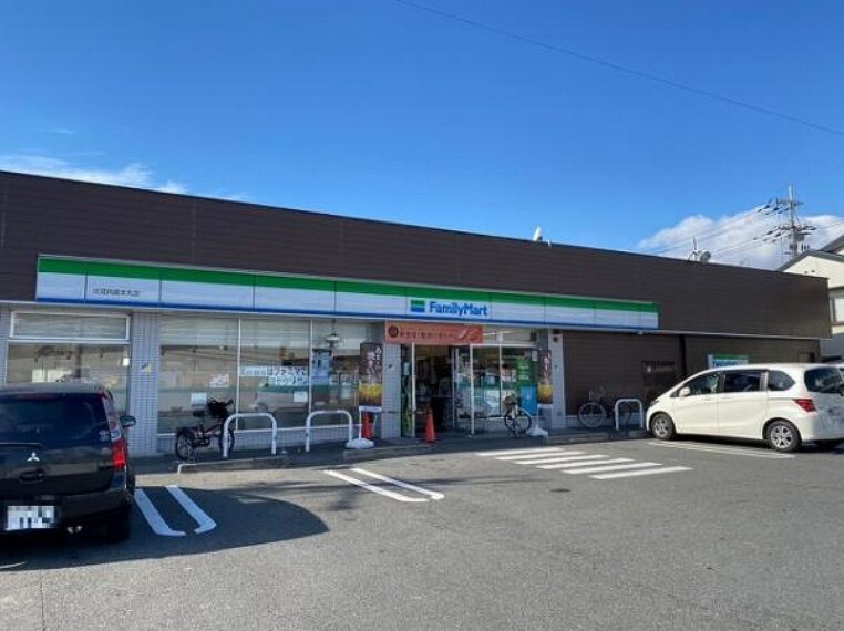 コンビニ ファミリーマート 伏見向島本丸店