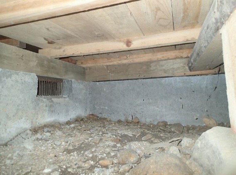 構造・工法・仕様 住宅に瑕疵(雨漏り、構造部分の欠陥や腐食など)があった場合には、弊社が引き渡しから2年間保証します。その前提で床下まで確認の上でリフォームし、シロアリの被害調査と防除工事もおこないます。