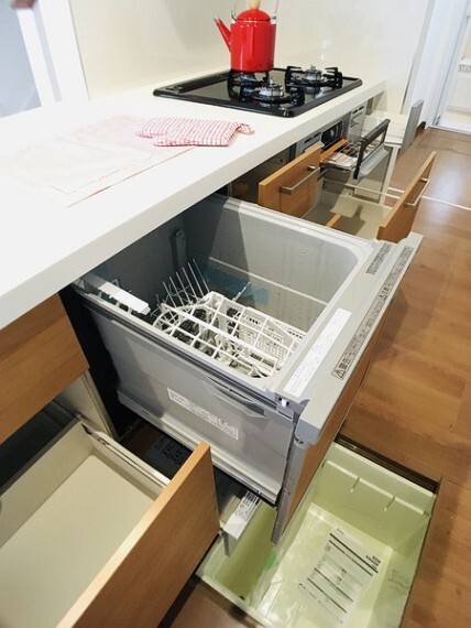キッチン 食洗器付きの対面キッチン。 センチュリー21いちにし不動産はお仕事で忙しいお客様を応援します。 早朝・遅い時間、急なご案内も対応いたします。 一年中休まず営業中(夏季・年末年始を除く)