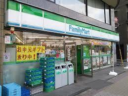 コンビニ ファミリーマート/北品川店 徒歩2分。