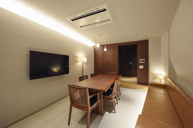 寝室 Bed Room